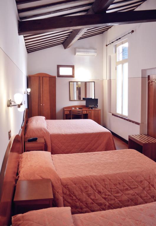 Hotel Arno Bellariva Florenz Zimmer foto
