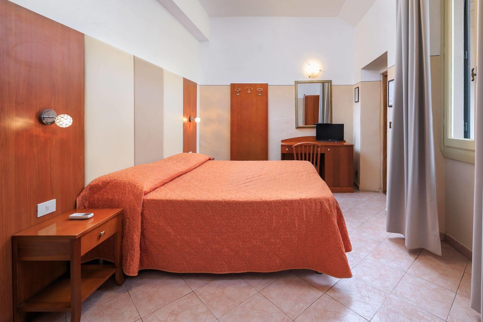 Hotel Arno Bellariva Florenz Exterior foto