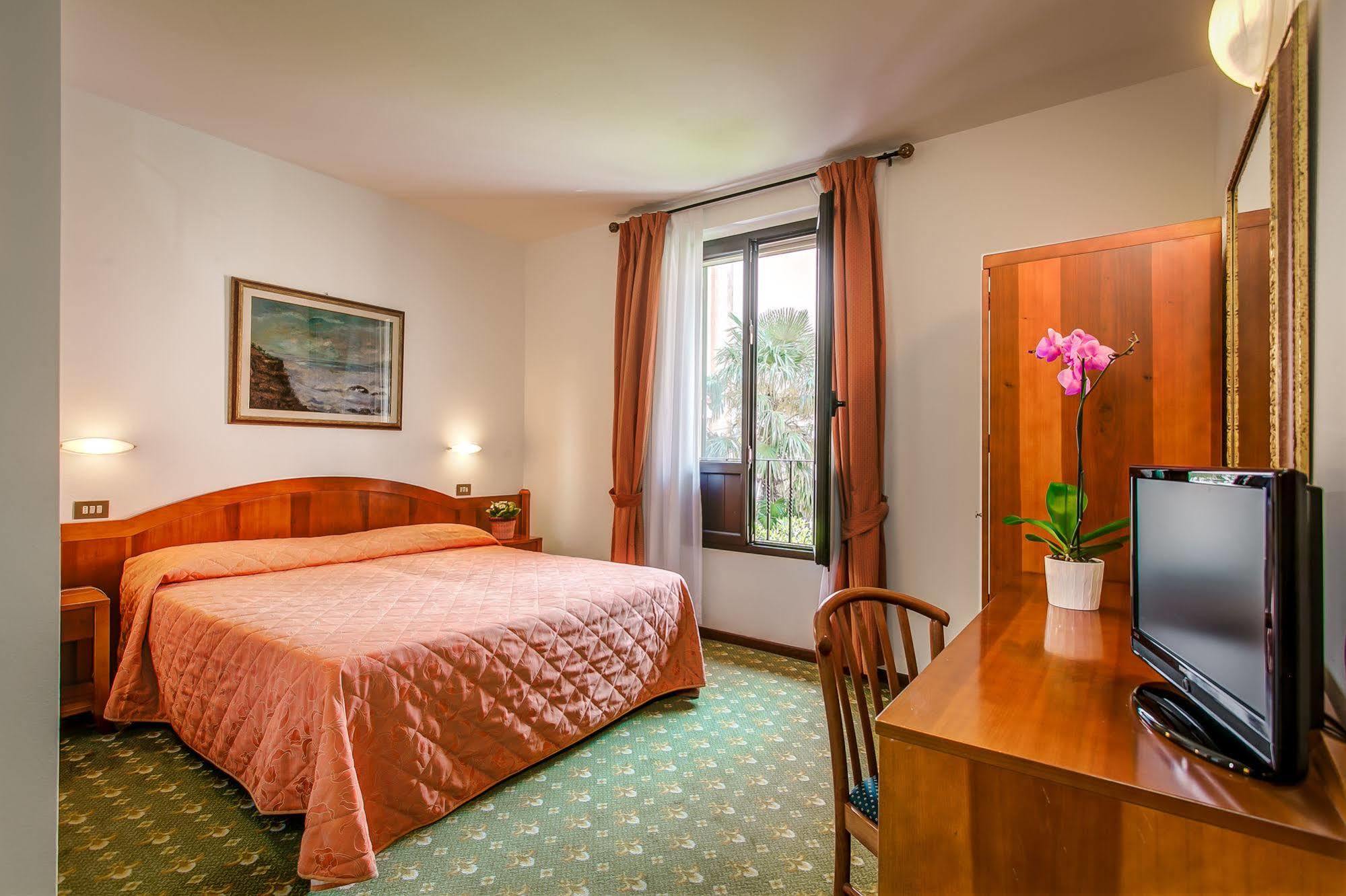 Hotel Arno Bellariva Florenz Exterior foto
